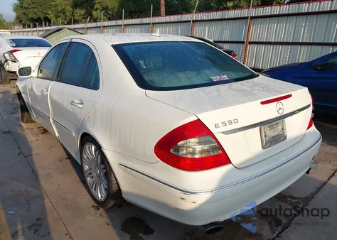 2007 Mercedes-Benz E 550 z USA, uszkodzony, nr VIN WDBUF72X67B029955